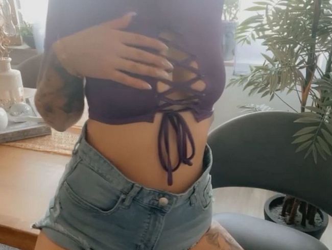 NinaDevil Porno Video: ars** und Brüste ;) Was gefällt dir besser?